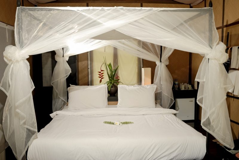 Romantic Bedroom Ideas For Honeymoon Suite at Tropical Resort with Four Post Bed