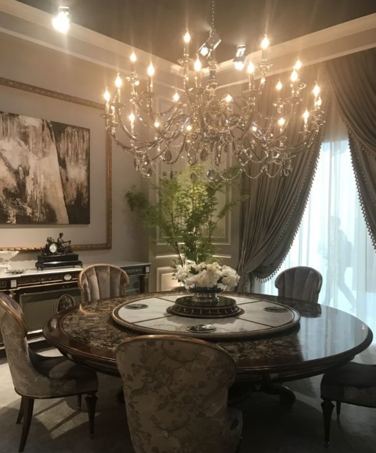 Luxury Dining Room - This Baroque Dining Room Does Not Have An Overabundance Of Gilding